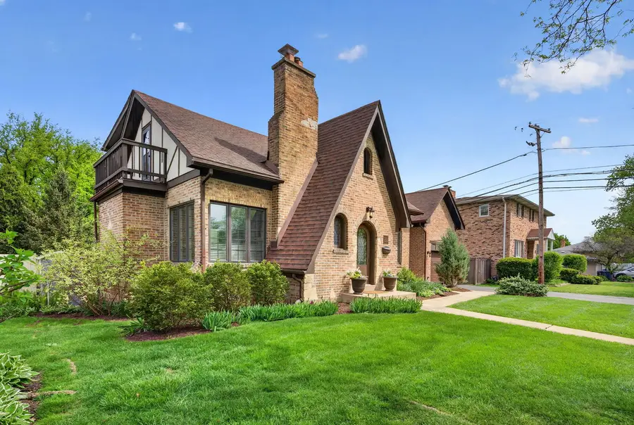 20 45th Street, Western Springs, IL 60558 - #2