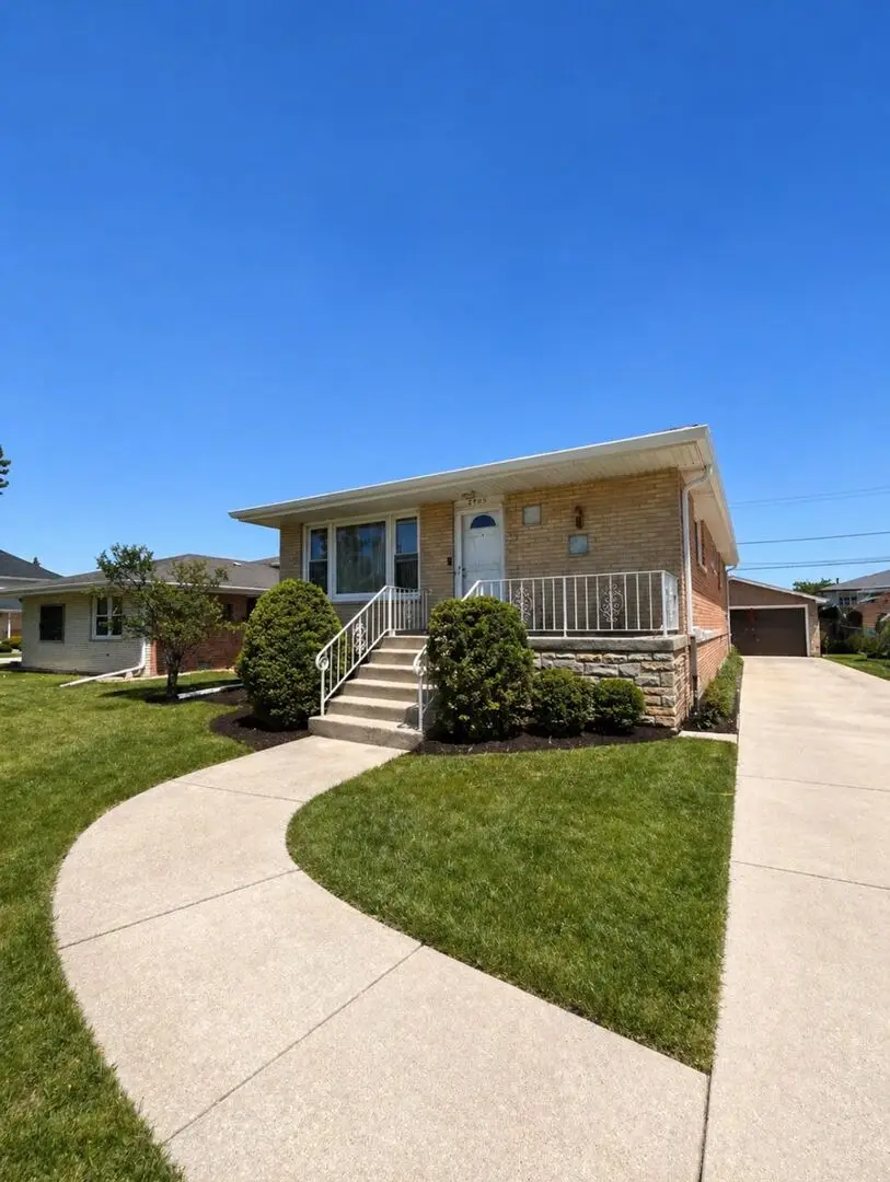 8405 Melvina Avenue, Burbank, IL 60459 - #1