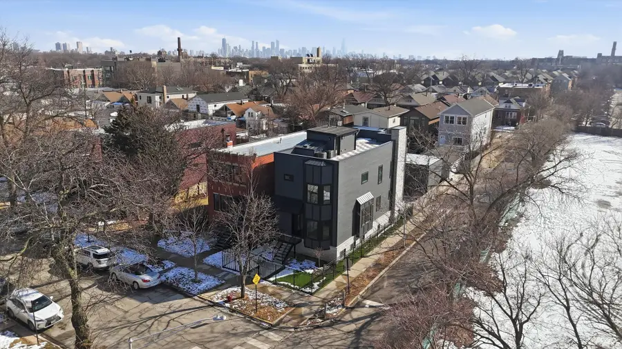 2457 W Byron Street, Chicago, IL 60618 - #2