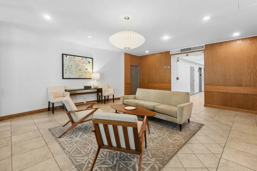 1516 Hinman Avenue #506, Evanston, IL 60201 - #3