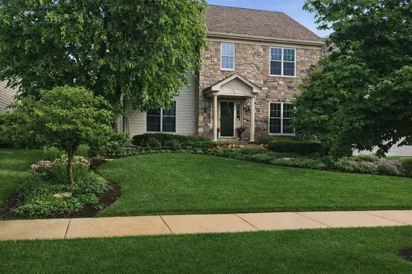 823 Columbia Circle, North Aurora, IL 60542
