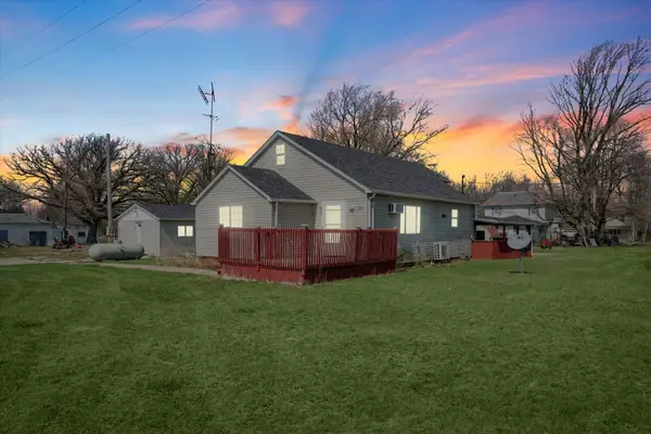 110 W State Route 54 Road, Roberts, IL 60962