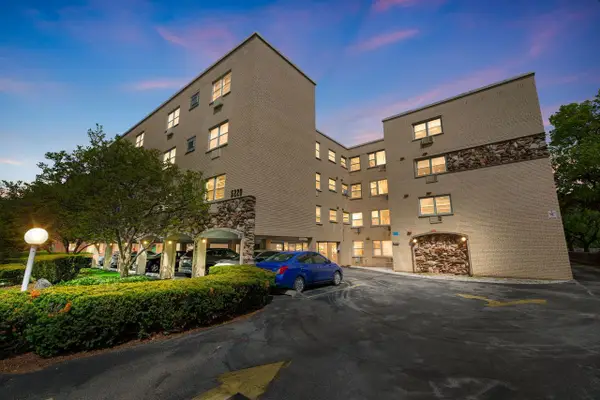 5220 Oakton Street #103, Skokie, IL 60077