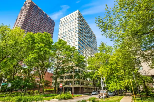 2970 N Lake Shore Drive #2C, Chicago, IL 60657