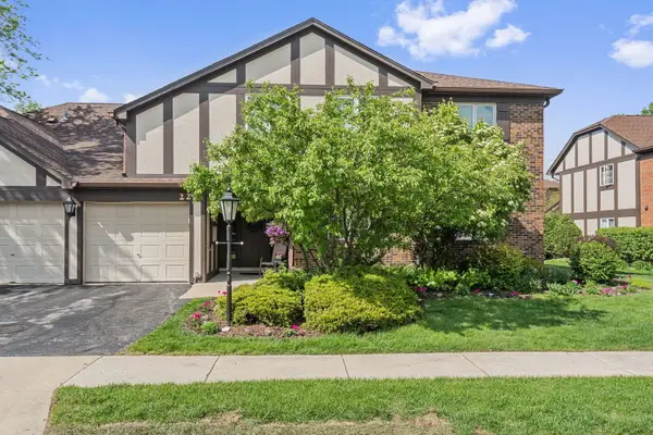 228 Brookside Lane, Willowbrook, IL 60527