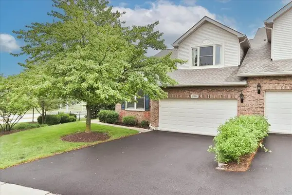 768 W Saint Johns Place, Addison, IL 60101