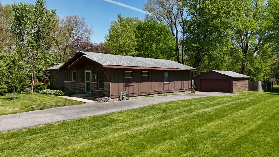 865 Riverside Drive, South Elgin, IL 60177 - #2