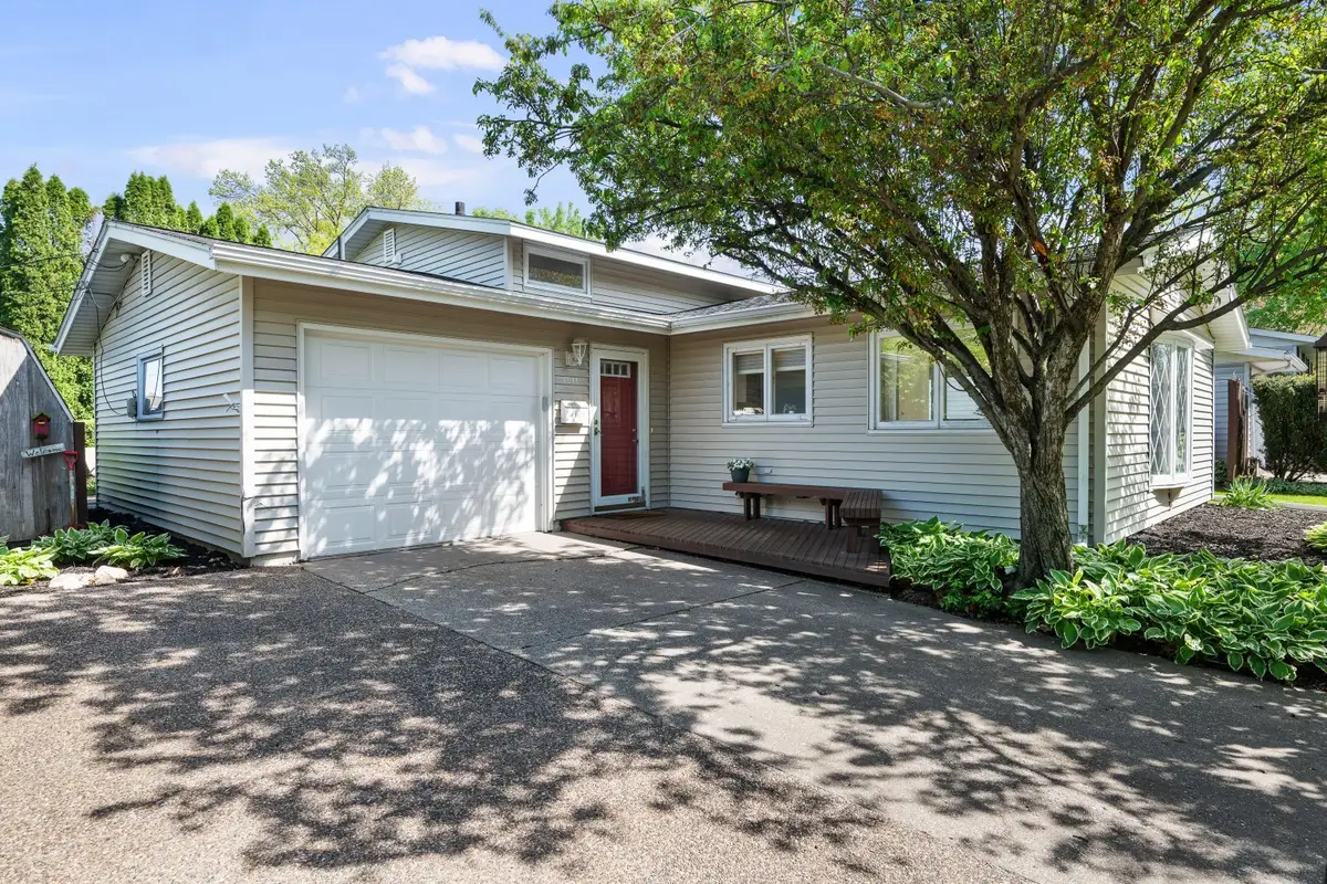 1511 Parklane Drive, Bettendorf, IA 52722 - #1
