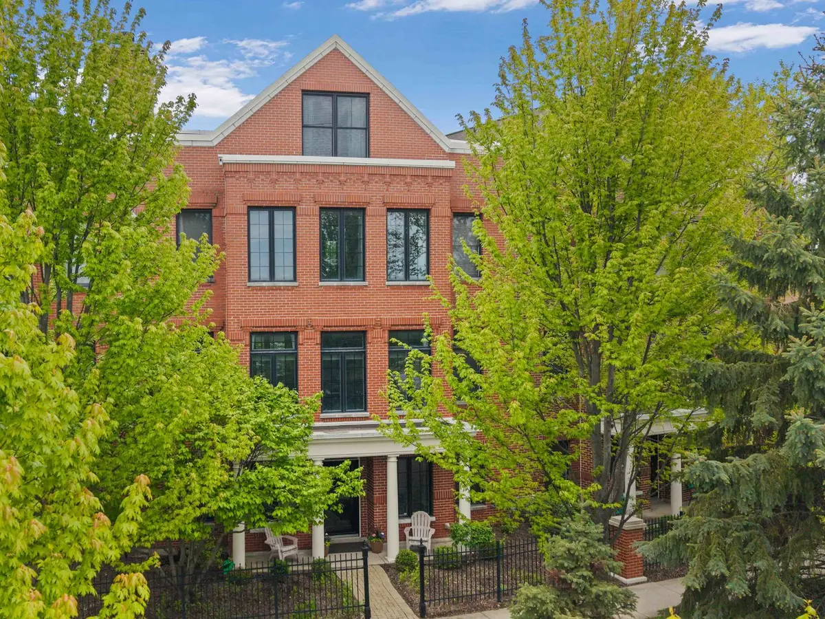 2048 Valor Court, Glenview, IL 60026 - #1