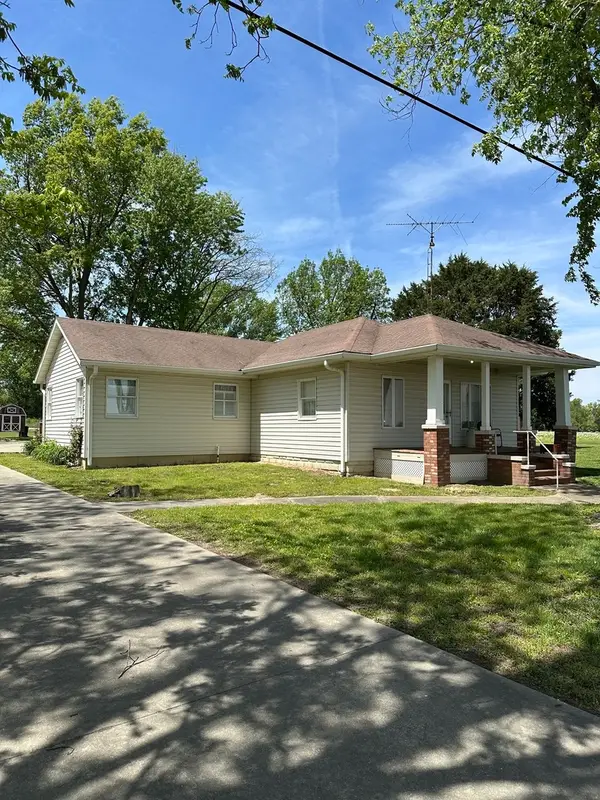 23407 Us Highway 51 Highway, Elkville, IL 62932