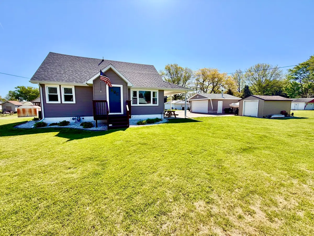 514 N Posey Street, Reynolds, IL 61279 - #1