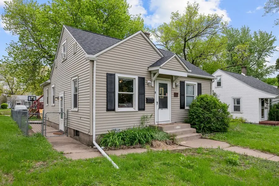 3433 Fillmore Street, Davenport, IA 52806 - #2
