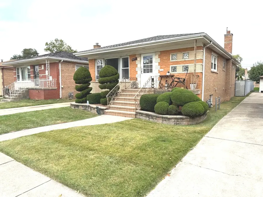 8737 S Richmond Avenue, Evergreen Park, IL 60805 - #2