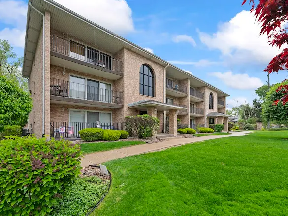 10238 Southwest Highway #3A, Chicago Ridge, IL 60415