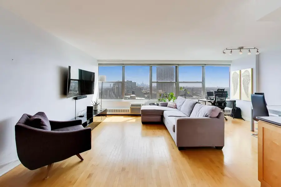 3900 N Lake Shore Drive #25C, Chicago, IL 60613 - #2