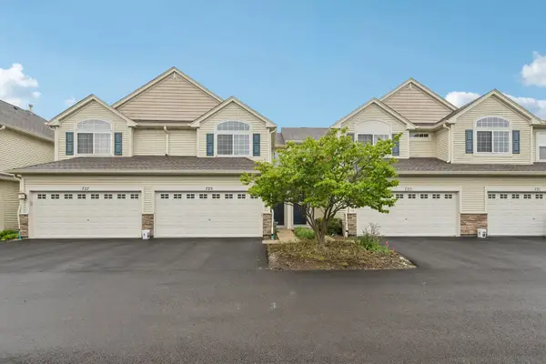 725 S Jade Lane, Round Lake, IL 60073