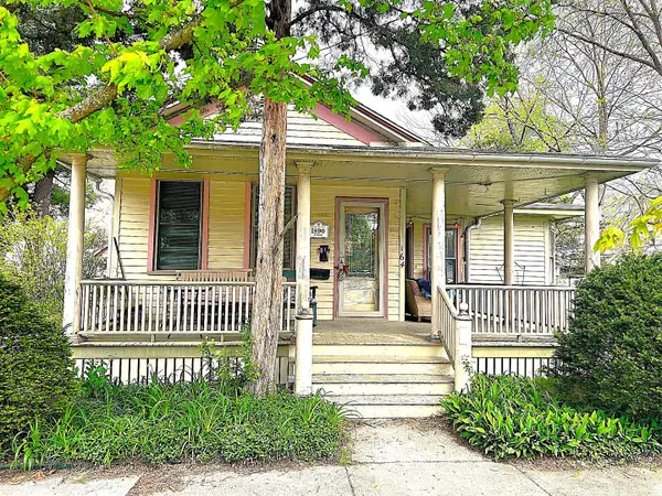 Address Withheld By Seller, Elgin, IL 60120