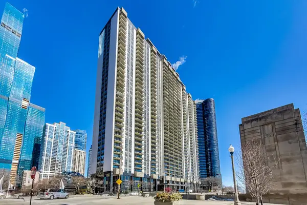 400 E Randolph Street #3320, Chicago, IL 60601