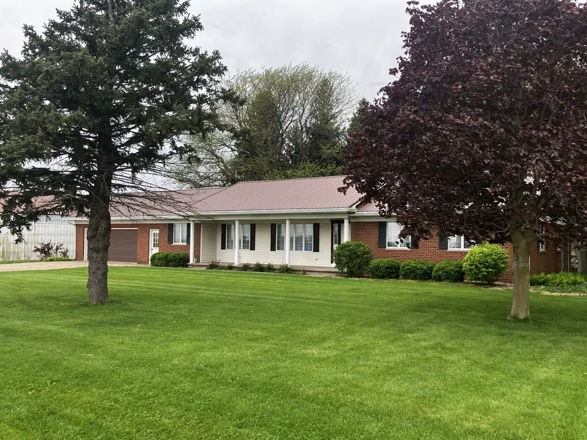 4015 E 1st Road, Mendota, IL 61342 - #1