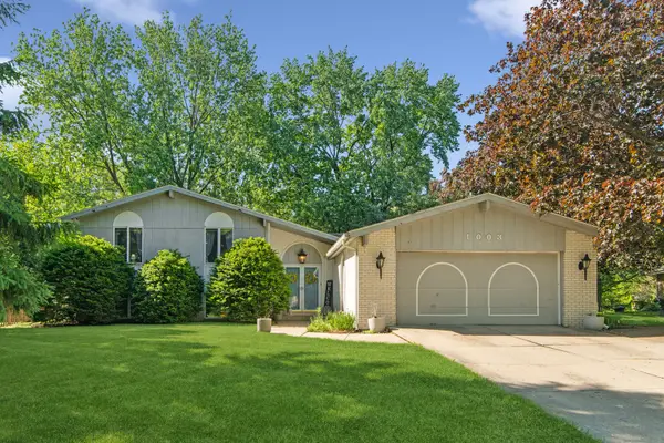 1003 Country Drive, Shorewood, IL 60404