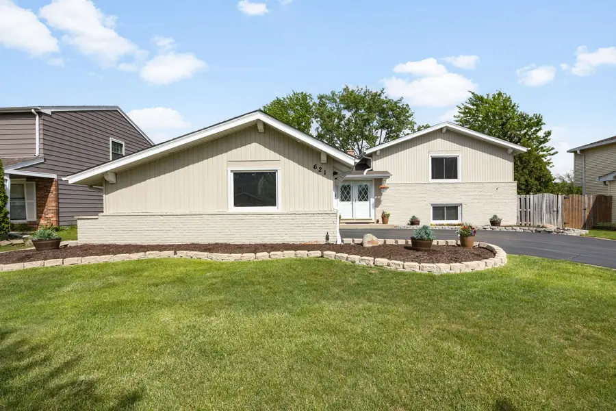 621 Newport Avenue, Westmont, IL 60559 - #2