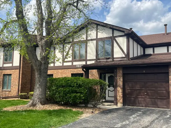 9808 Mill Drive W #2B, Palos Park, IL 60464