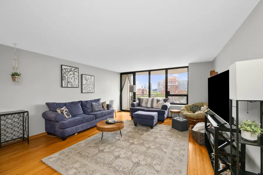 3930 N Pine Grove Avenue #903, Chicago, IL 60613 - #3