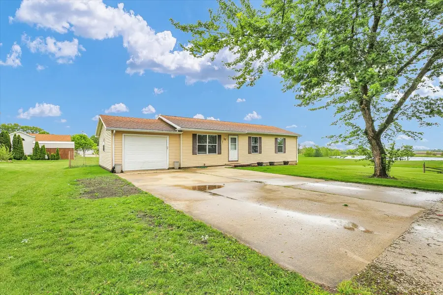 841 S High Street, Paxton, IL 60957 - #3