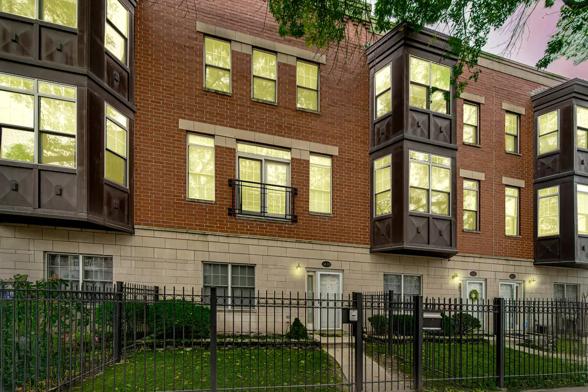 4635 S Greenwood Avenue, Chicago, IL 60653 - #1