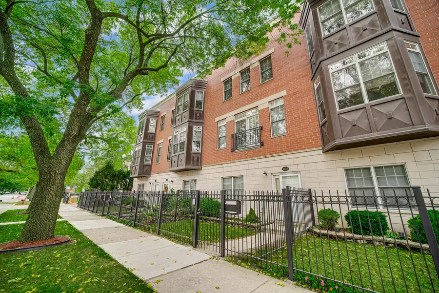 4635 S Greenwood Avenue, Chicago, IL 60653 - #3