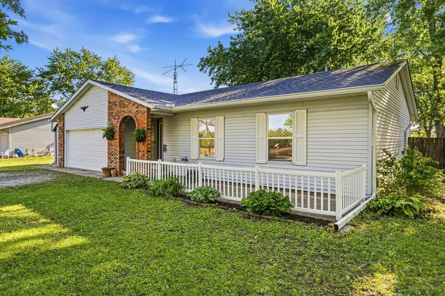 505 S Vine Street, Camargo, IL 61919 - #2