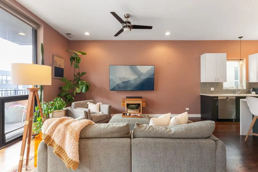 2495 N Milwaukee Avenue #4N, Chicago, IL 60647 - #2