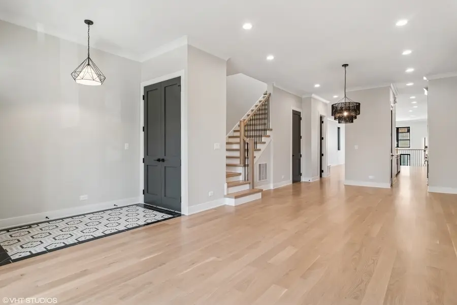 2062 W Belle Plaine Avenue, Chicago, IL 60618 - #2