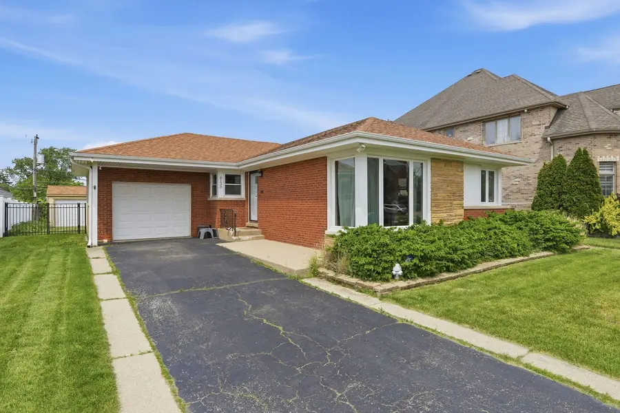 8130 W Berwyn Avenue, Chicago, IL 60656 - #2