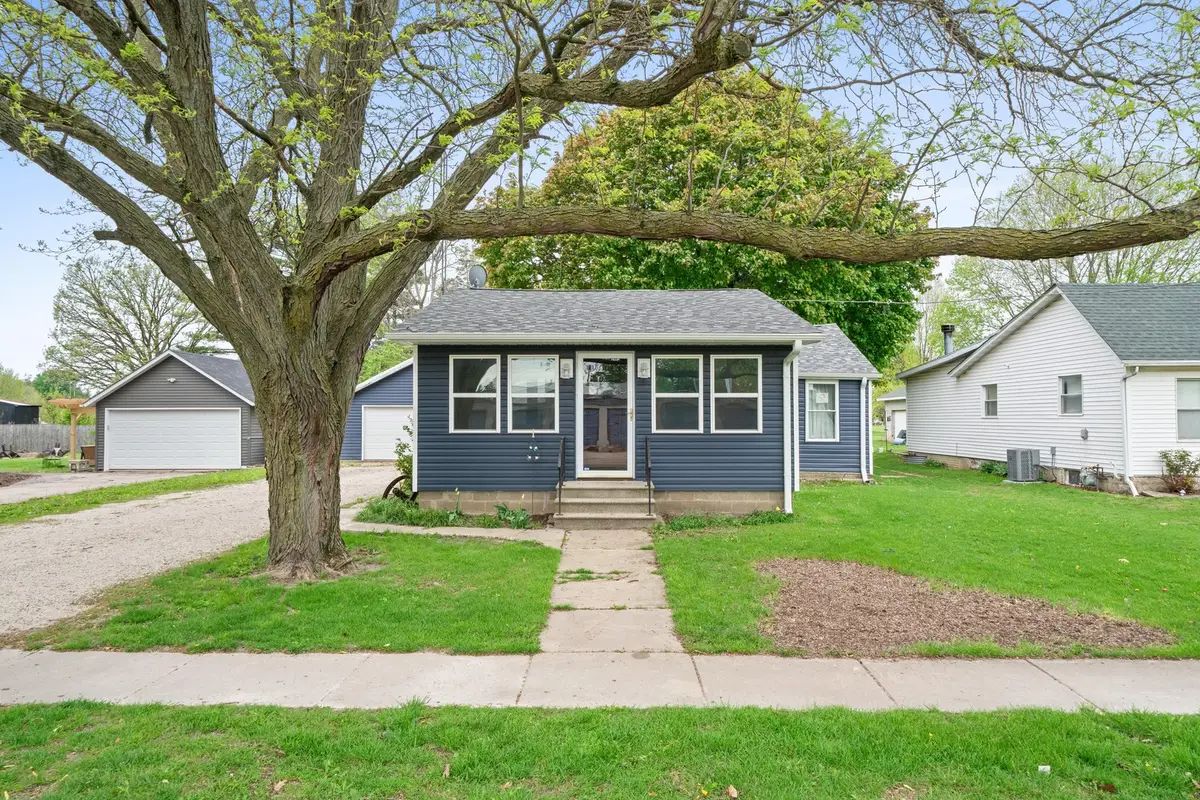 210 N Green Street, Somonauk, IL 60552 - #1