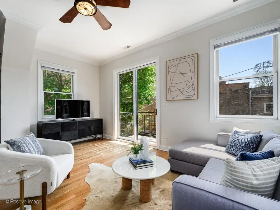 653 W Barry Avenue #2S, Chicago, IL 60657 - #3