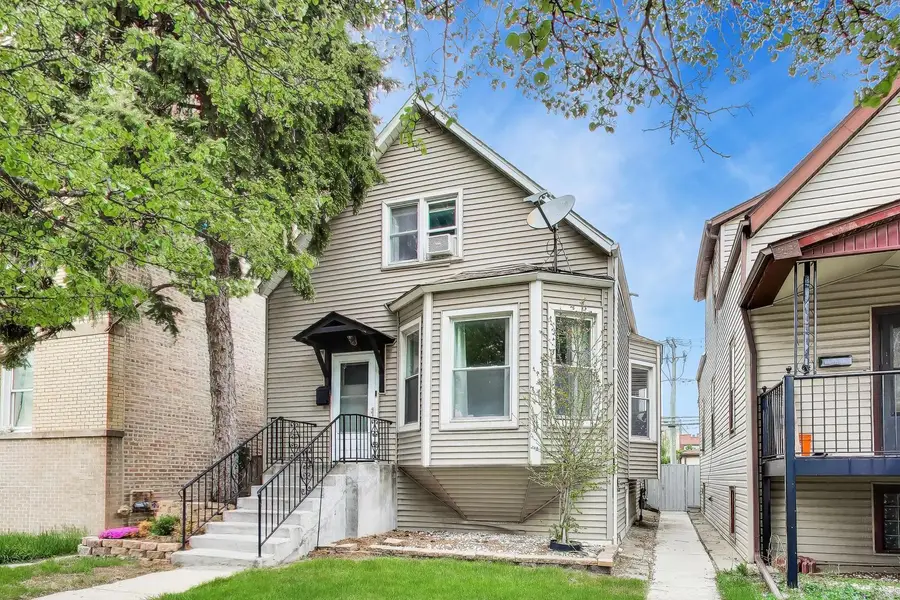 3354 W Pensacola Avenue, Chicago, IL 60618 - #2