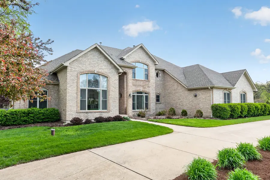 37W530 Grey Barn Road, Saint Charles, IL 60175 - #2