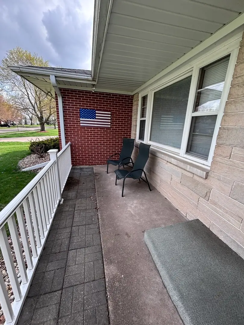 1202 N 4th Street, Clinton, IA 52732 - #2