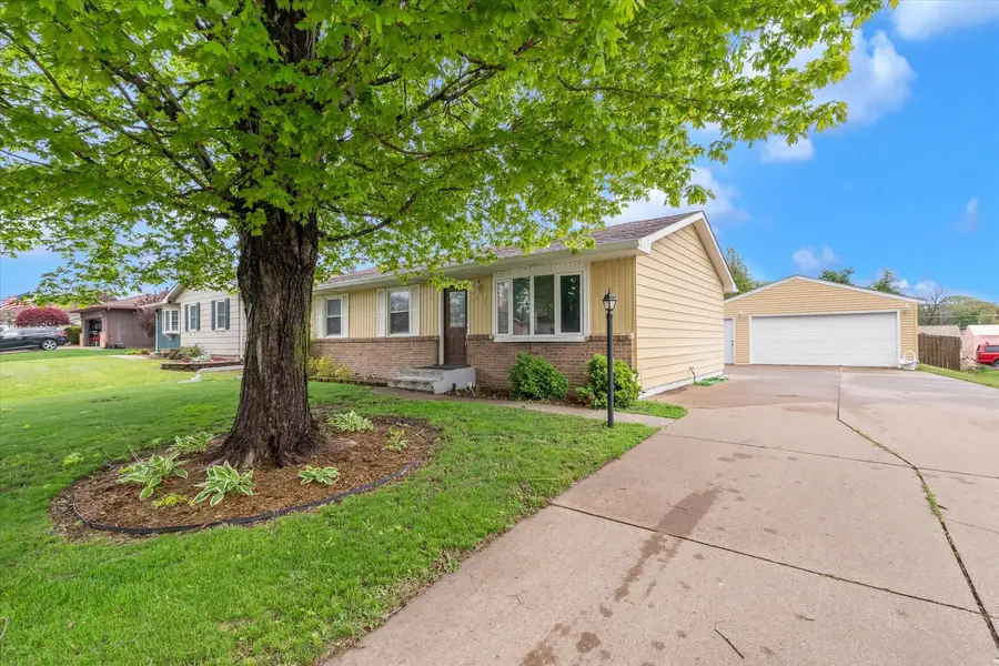 603 12th Avenue, Hampton, IL 61256 - #3