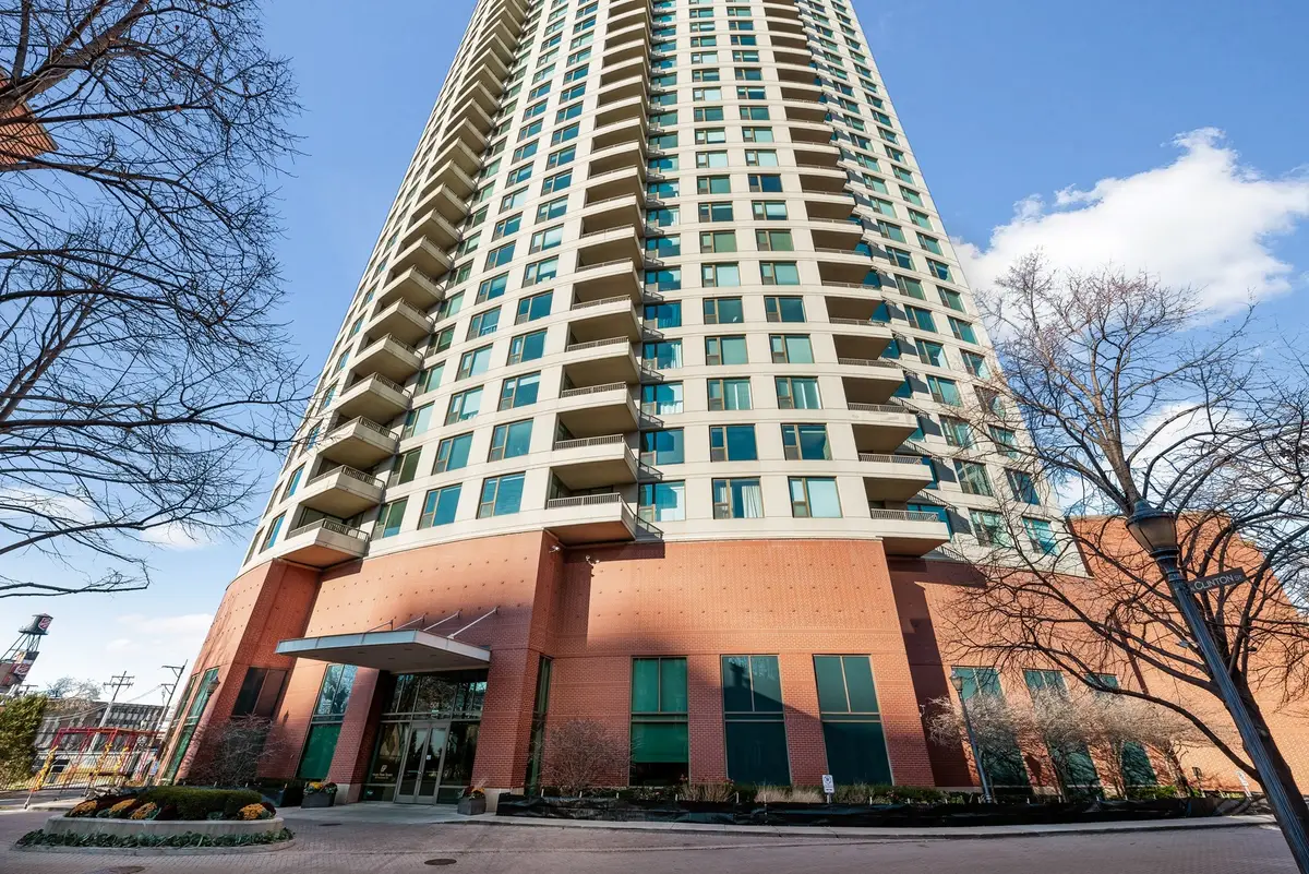 501 N Clinton Street #P-250, Chicago, IL 60654 - #1