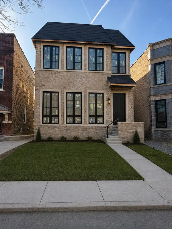 3714 N Claremont Avenue, Chicago, IL 60618