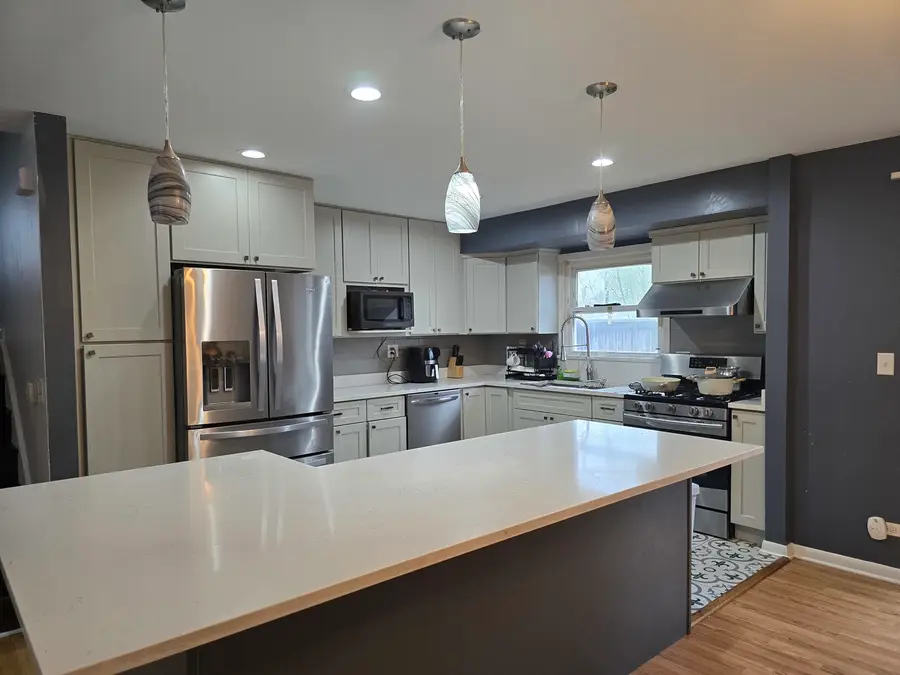 1469 William Clifford Lane, Elk Grove Village, IL 60007 - #3