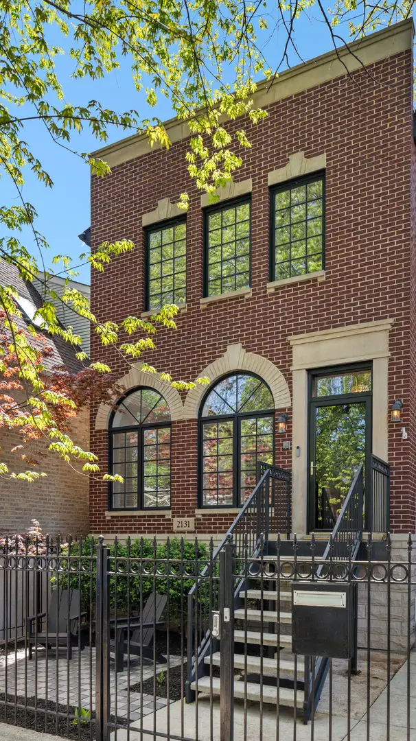 2131 W Dickens Avenue, Chicago, IL 60647 - #1