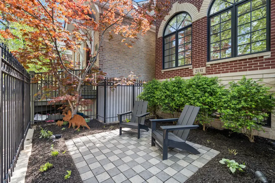 2131 W Dickens Avenue, Chicago, IL 60647 - #2