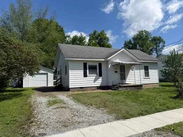 900 E Browning Street, Marion, IL 62959