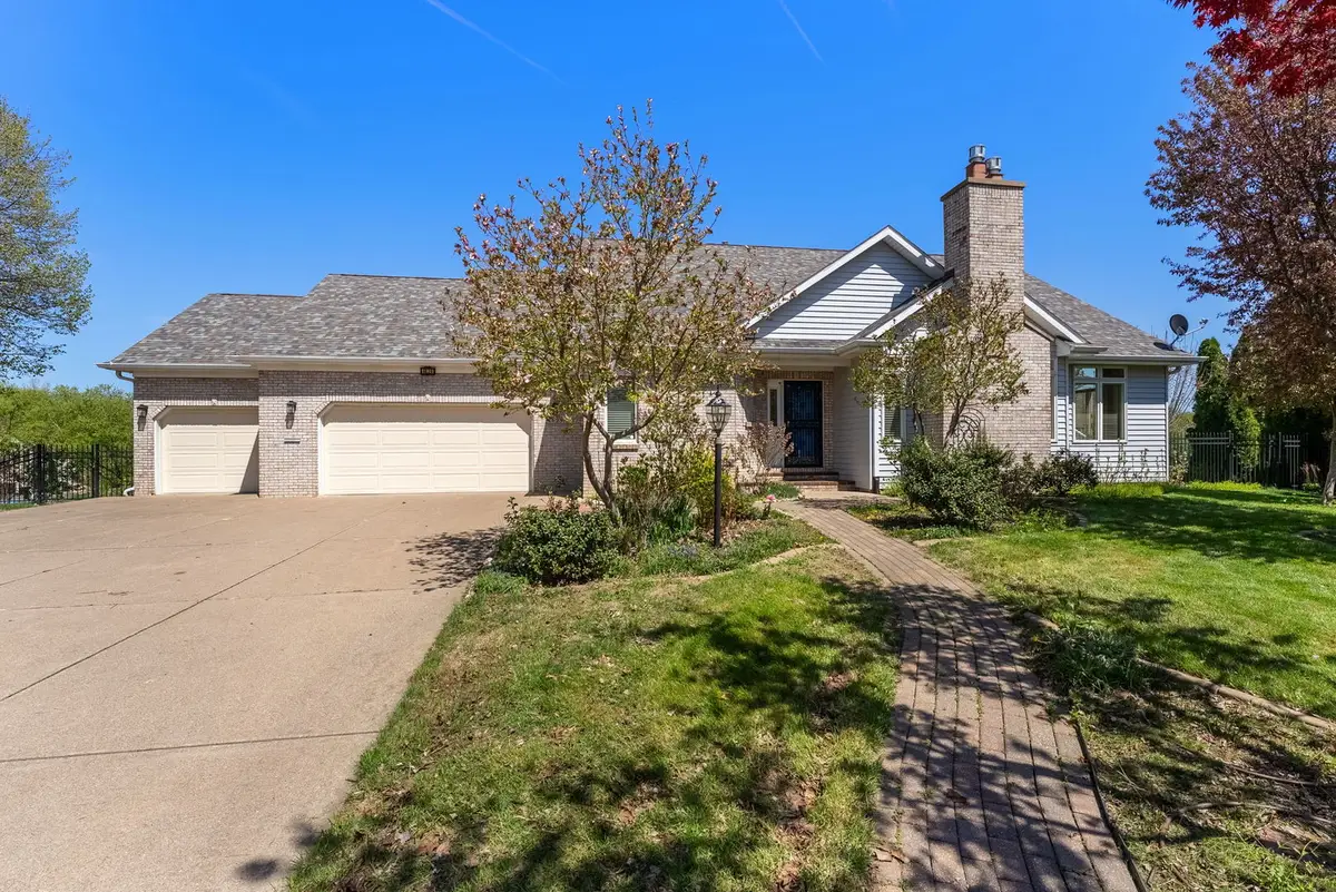 4629 Willowwood Court, Davenport, IA 52807 - #1