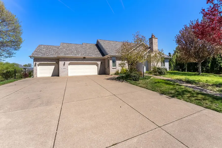 4629 Willowwood Court, Davenport, IA 52807 - #2
