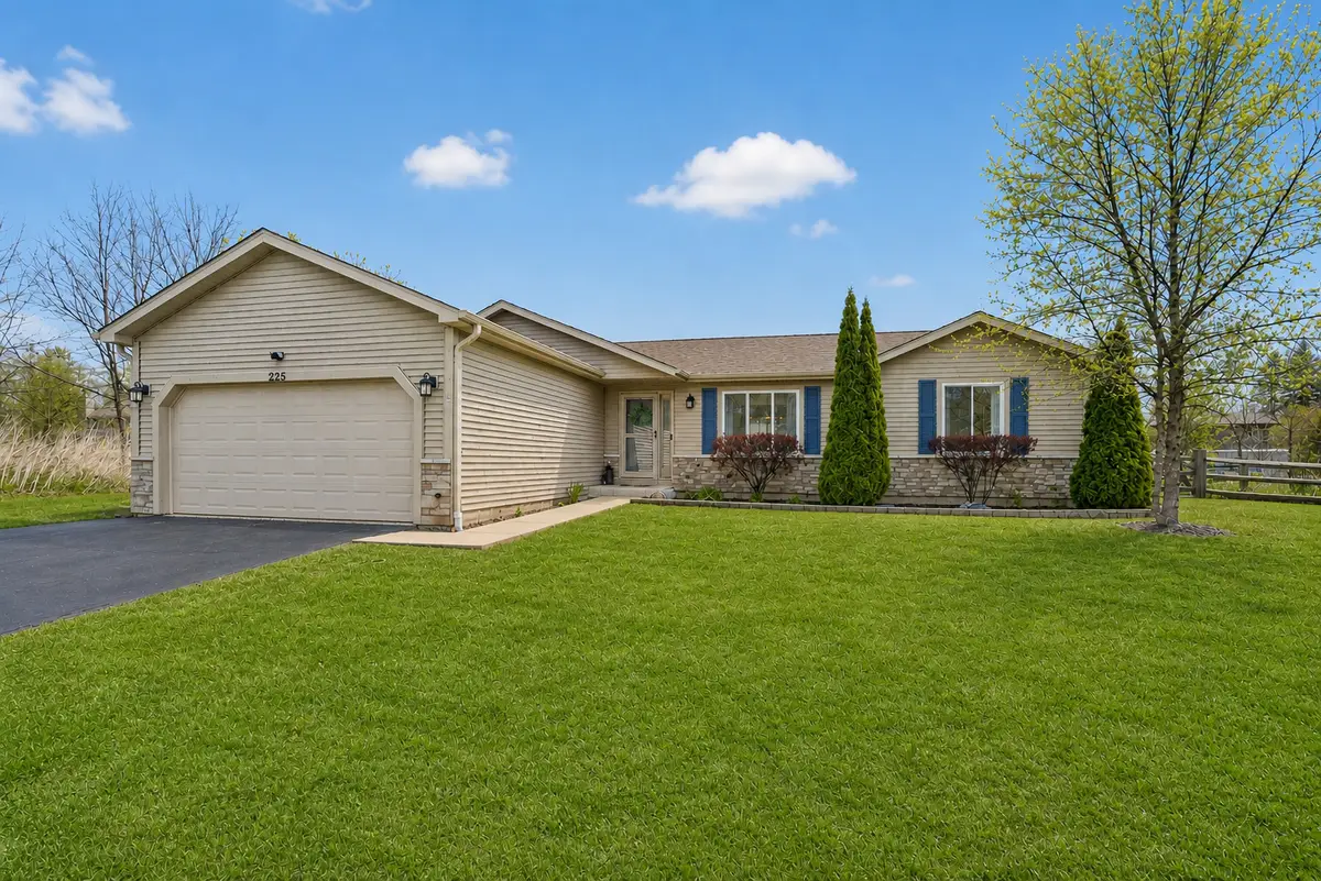 225 Cavin Avenue, Winthrop Harbor, IL 60096 - #1