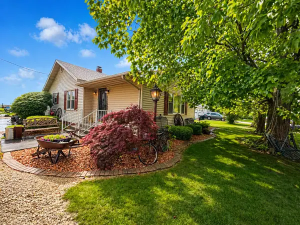 310 N Poplar Street, Farina, IL 62838
